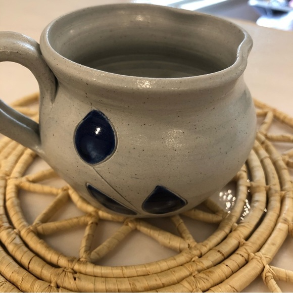 WILLIAMSBURG POTTERY Cobalt Blue Leaf Salt Glazed Stoneware Creamer Vtg - Picture 8 of 8